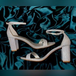 Women’s Sparkly Silver Chunky Heels - Dream Pairs Size: 8.5